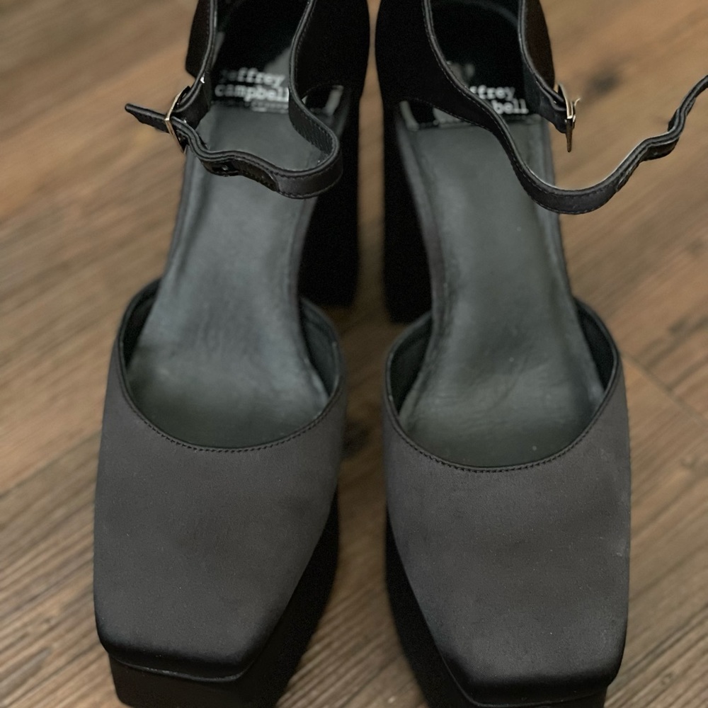Ovr N Out Pumps